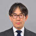 石山 洸 氏