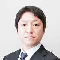 山内 治朗 氏