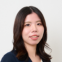 赤嶺 由衣 氏