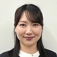相原 彩花 氏